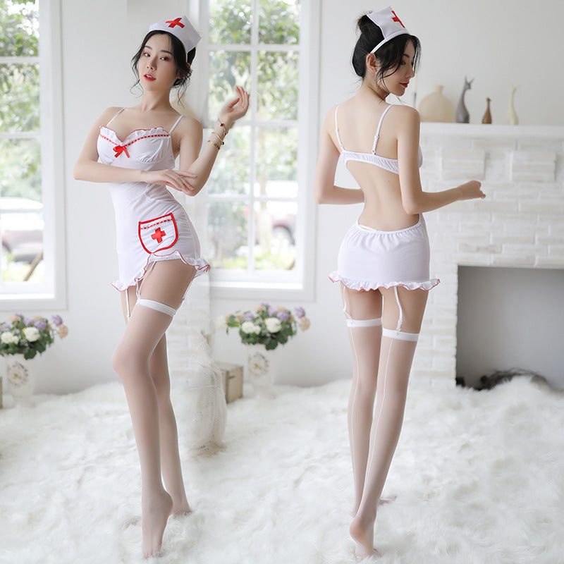 いたずらでかわいいナースのような赤十字のランジェリー