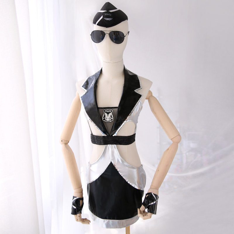 Japanisches sexy Polizistin-Anime-Mädchen 