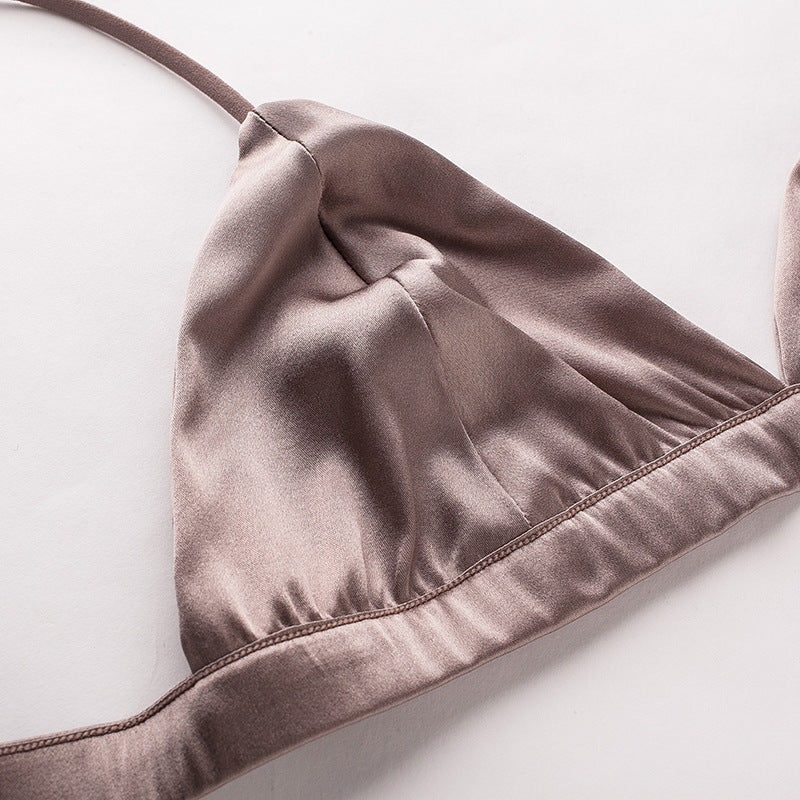 Süßes, bequemes, weiches Bralette aus Seide von Sweetie 