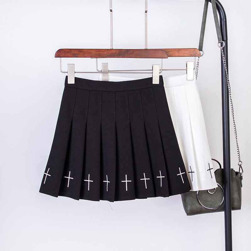 Embroidered black and white high waist skirt