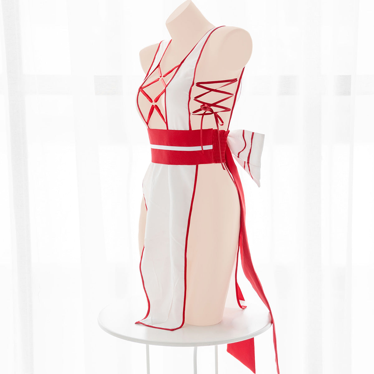 Sofyee  Sexy High-Slit Red And White Yanying One-Piece Hollow Cheongsam