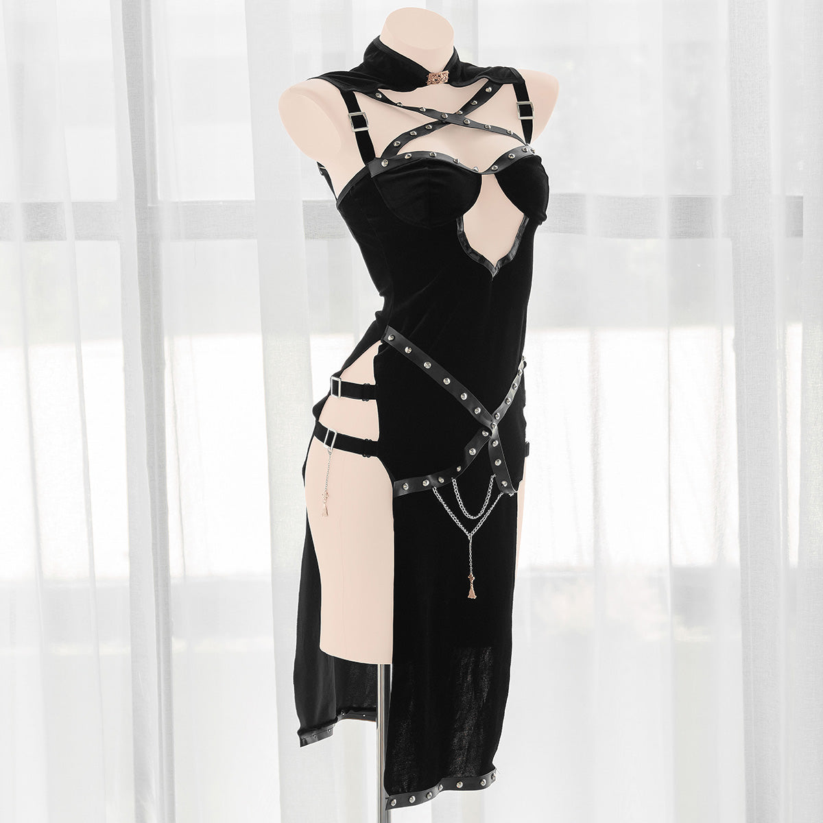 Bondage Gothic Maid