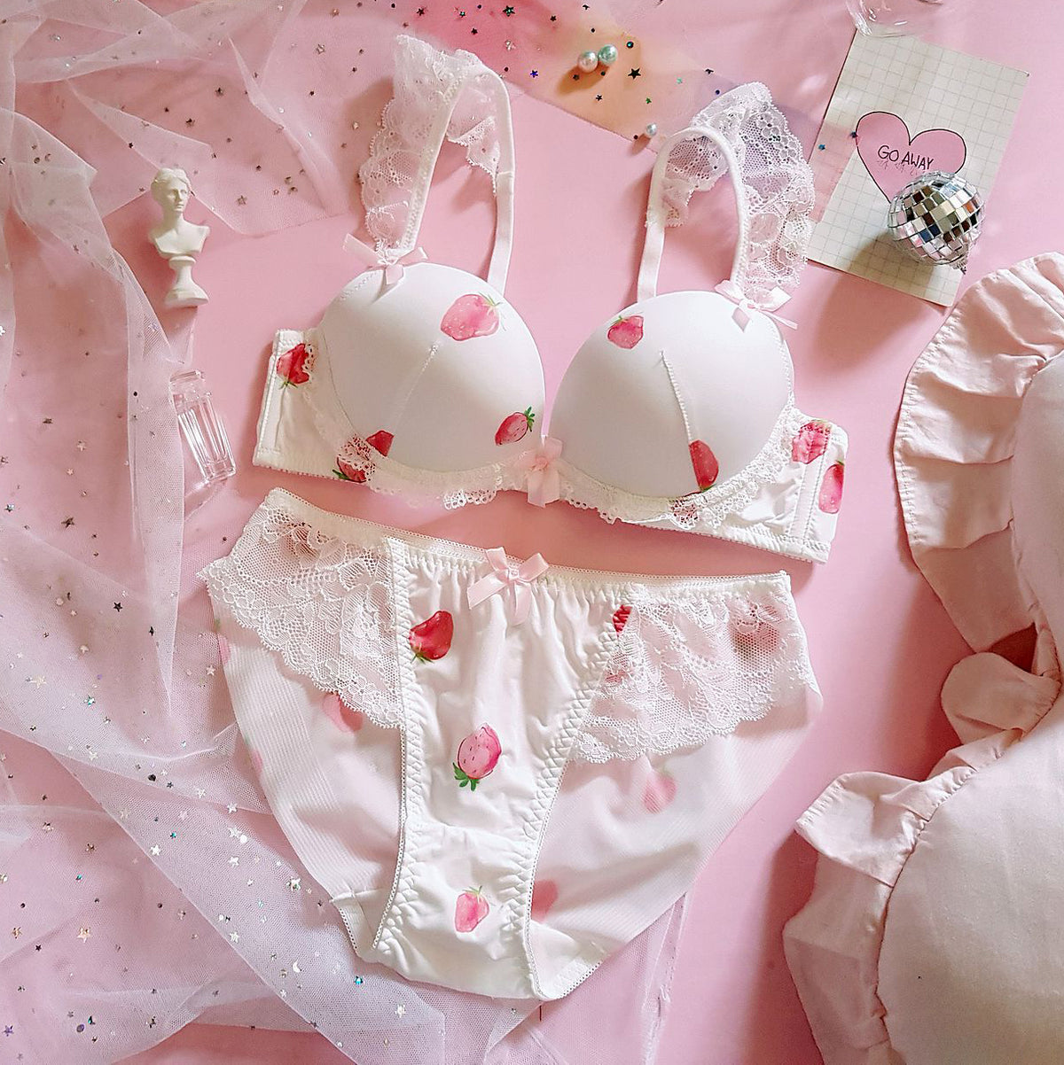 Japanese Strawberry Lace And Underwire Gather Bra Set