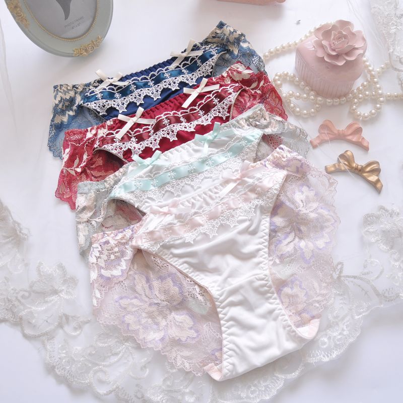4 Stück-Kawaii Flower White Kiss Me Höschen 